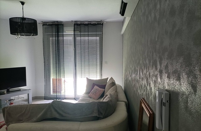 Cozy T3 apartment, air-conditioned, near Palais omnisport, stadium 4.5 km from the sea
