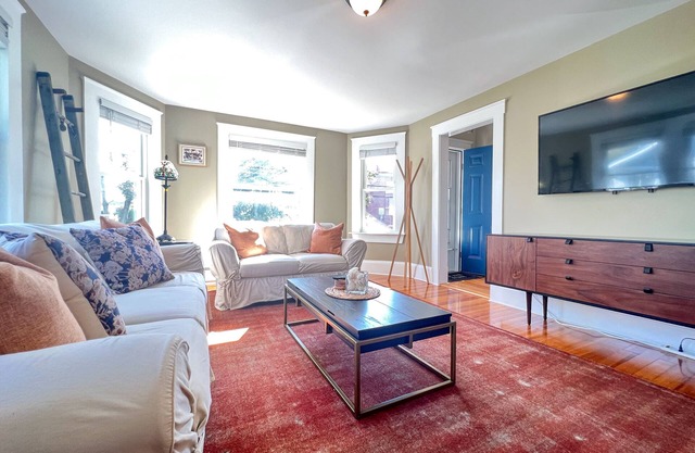 Cozy three-bedroom home close to Boston