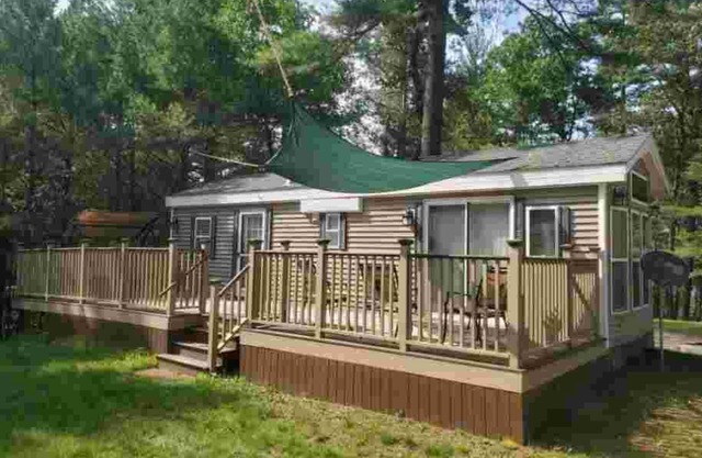 Cozy Tiny Home in Friendship on Castle Rock Lake, Sun Deck, Water, Pet Friendly