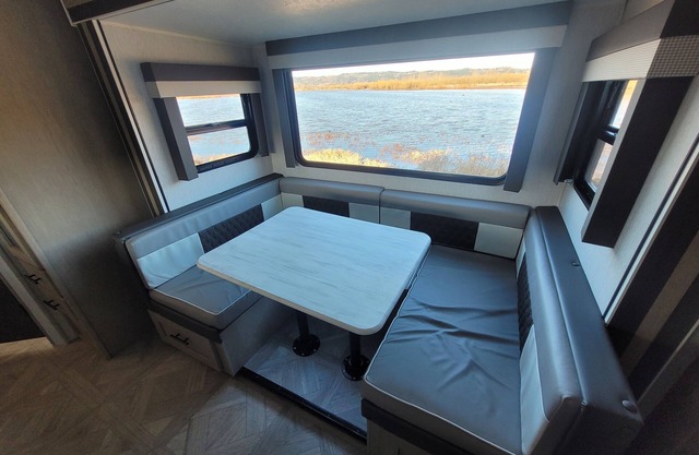 Cozy travel trailer with AC in charming South Salem