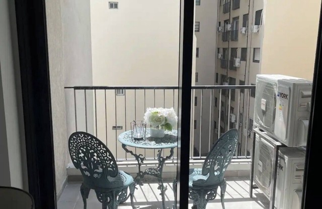 Cozy two-bedroom apartment, excellent location, 24-hour security, pool barbecue.