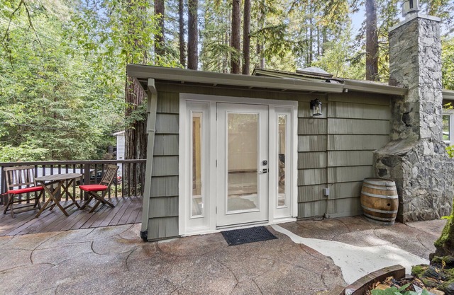 Cozy two bedroom Guerneville getaway
