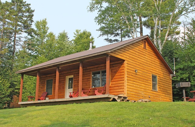 Cozy Two Bedroom Cabin Near Smuggler's Notch
