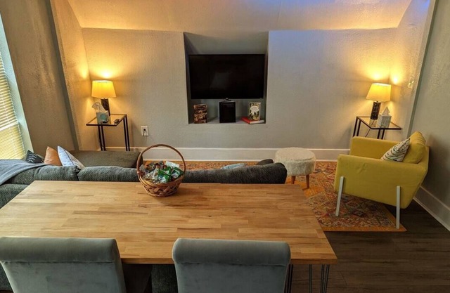 Cozy upstairs two-bedroom apartment!