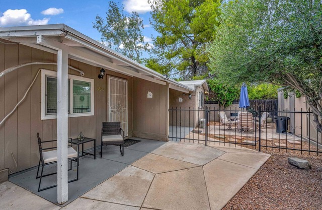 Cozy Urban 2BR Oasis | Steps from 4th Ave & Dining