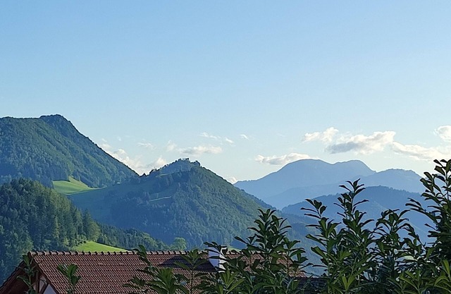 Cozy vacation apartment with a fantastic view, central but quiet location