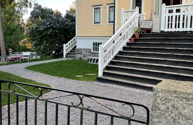 Cozy villa/apartment with great location and excellent communications