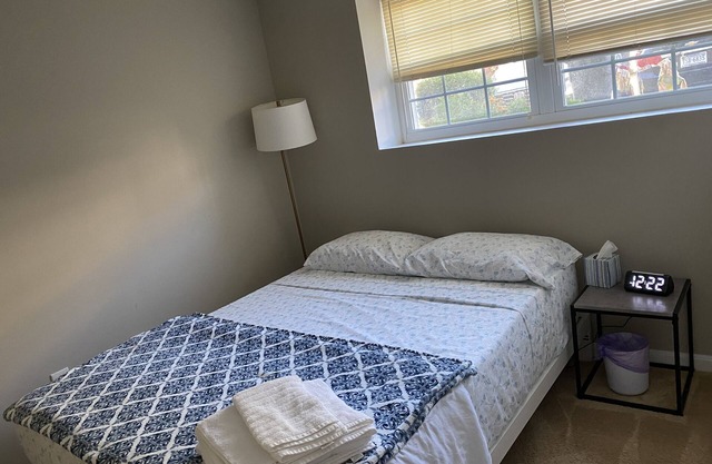 Cozy walkout basement in a quiet townhome with 1 bedroom, 1 parking, wifi