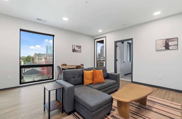 CozySuites Mass with parking, lounge & roof deck #39