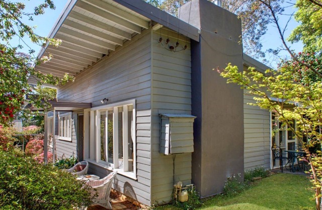 Crabapple Southside Mountain Cottage Pet Friendly