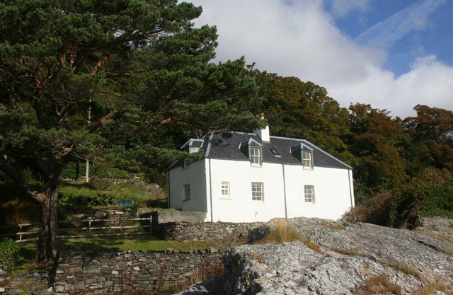 CRAGGAN COTTAGE - BALMACARA, pet friendly in Kyle Of Lochalsh