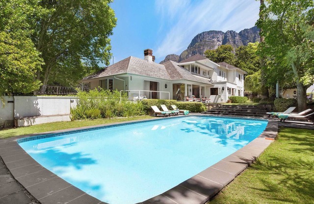 Craiglea Newlands - Villa with Pool & Tennis Court