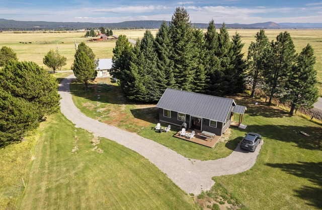 CRATER LAKE CATTLE CO. RANCH CABIN nShort drive to Crater Lake nBuilt in 2023n