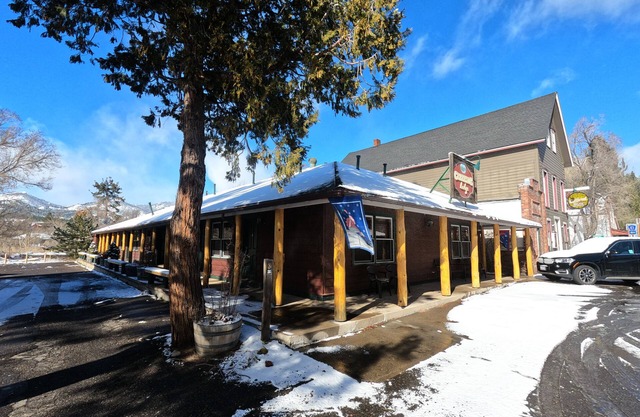 Creekside Lodge