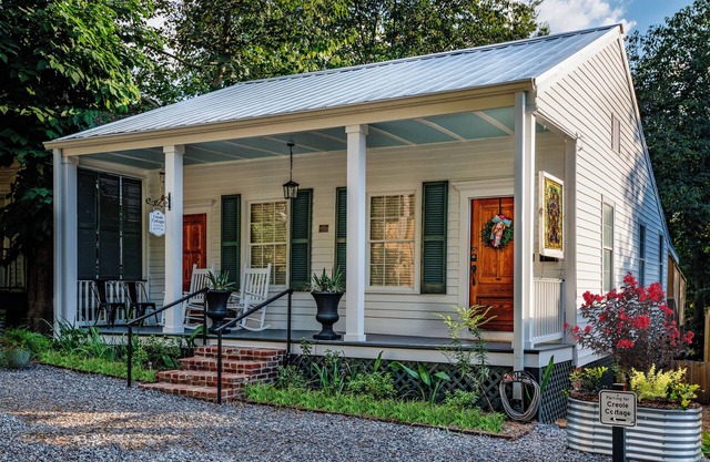 Creole Cottage | 2/1 | Pet Friendly w/Fee, Walk to Downtown, Grill, Washer/Dryer