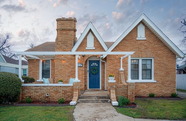 Crestwood Cottage