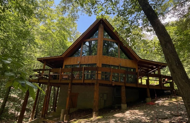 Crickett Lane - Unequaled Vacation Experience! 8 Stall barn