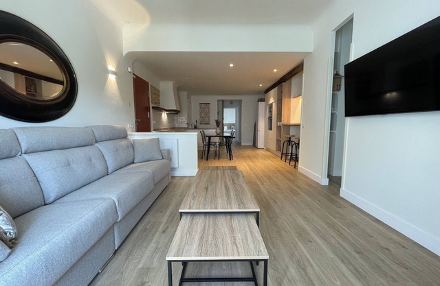 Crimson Suite. Whole housing: apartment in Baza, Spain.