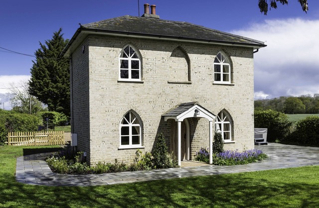 Crows Hall - a beautiful house in Colchester sleeping 4 guests