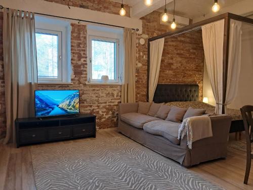 Crystal apartment