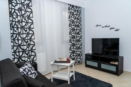 Crystal Apartment with free private parking of stayinthess