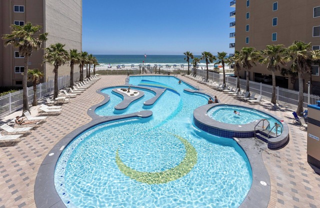 Crystal Tower 806- 5Star View! 3 Pools, Lazy River, Hot Tubs, Spring Special!