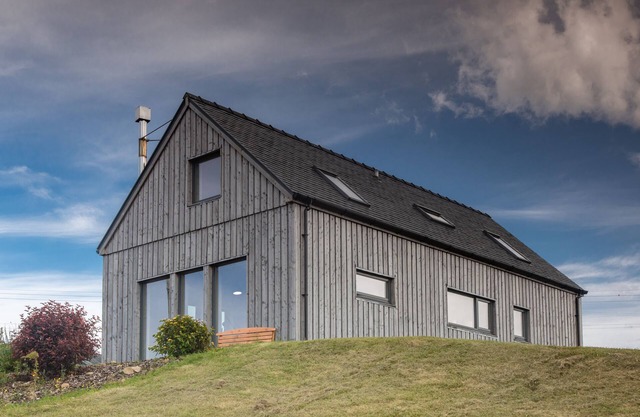 Cuillrigh - Luxury house with Loch Portree & Cuillin Mountain views