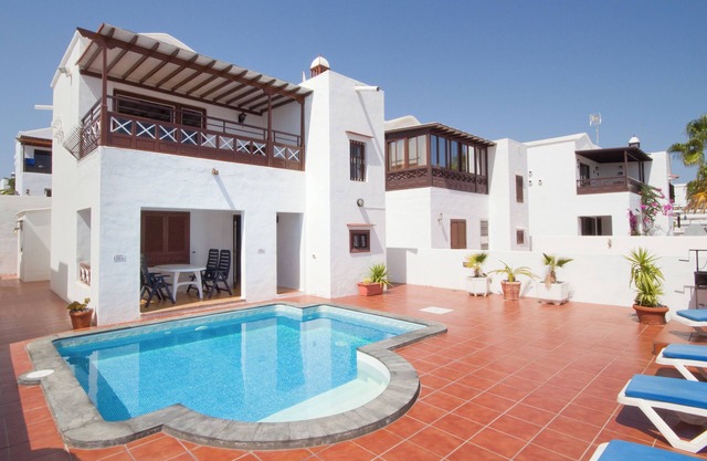 CURRENTLY THERE IS A COMPLETE RENOVATION IN THE VILLA NEXT DOOR UNTIL START MAY