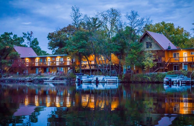 Curriers Lakeview Lodge