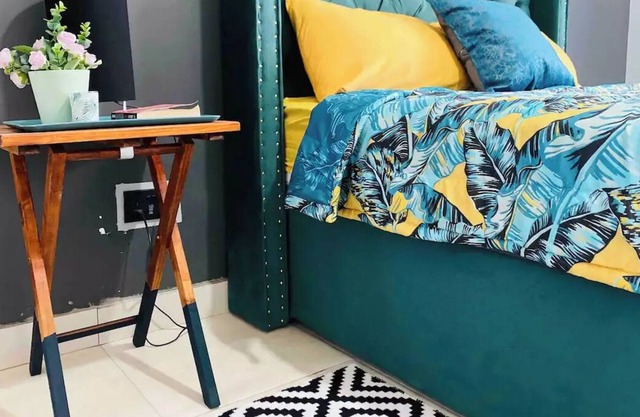 Cute 1-bedroom unit close to ECL Mall