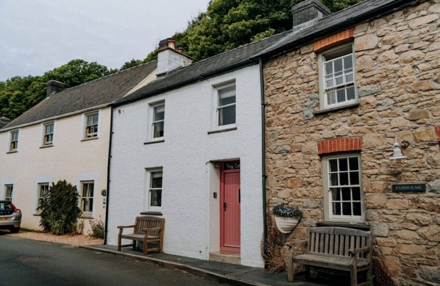 Cute and cosy 2 bed cottage in beautiful Solva