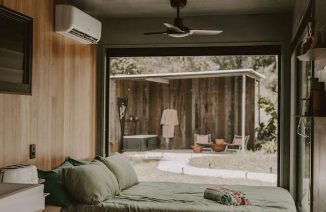 Cute, Cozy Container + Outdoor Bath near Montville