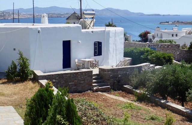 Cute Cycladic house near the sea with view