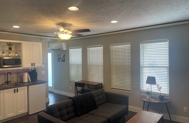 Cute Modern Apartment in Downtown Omaha