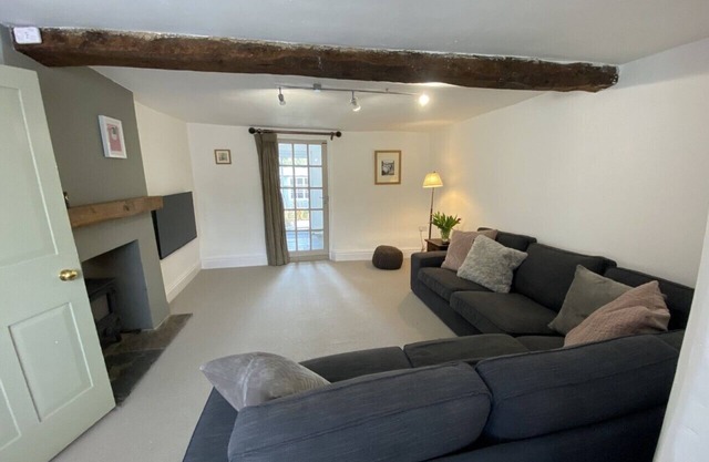 Cute, stylish cottage full of character