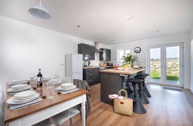 Cynibre - a house that sleeps 6 guests in 3 bedrooms