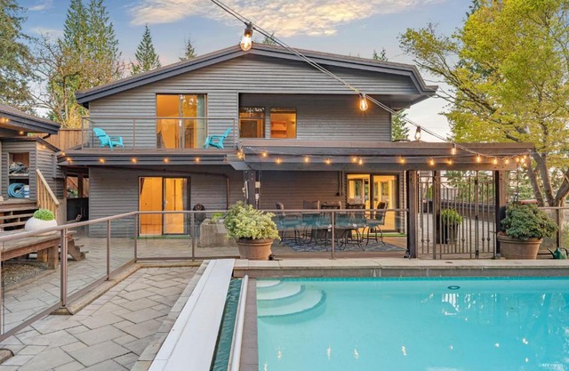 Cypress: Private Bedroom/Bathroom/Office, with Shared Pool, Hot tub