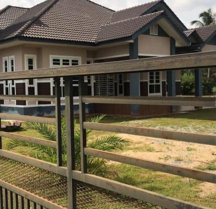 D'Rhu Homestay with 2 aircond