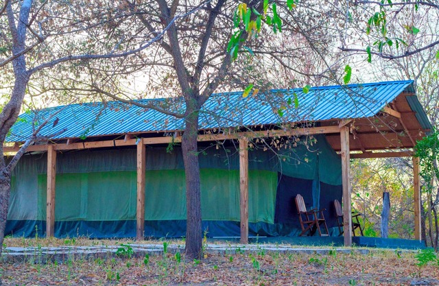 Daga Camp - Charming 1-bedroom barn in delightful Mikumi with AC