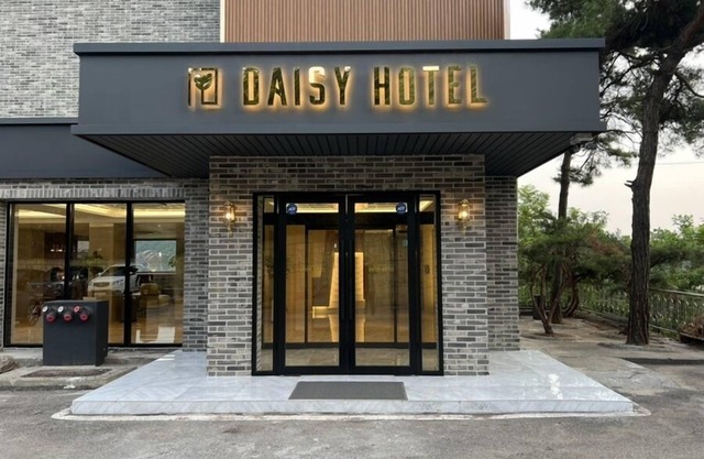 Daisy Hotel