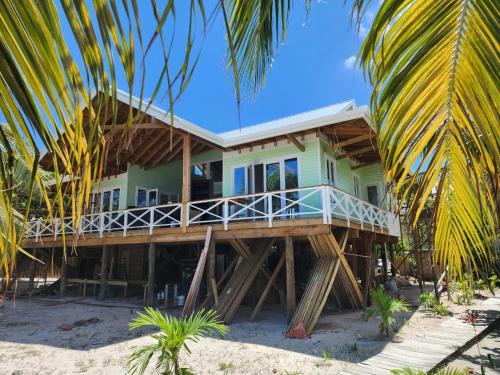 Dakota Breeze - New luxury, oceanfront home with pool!