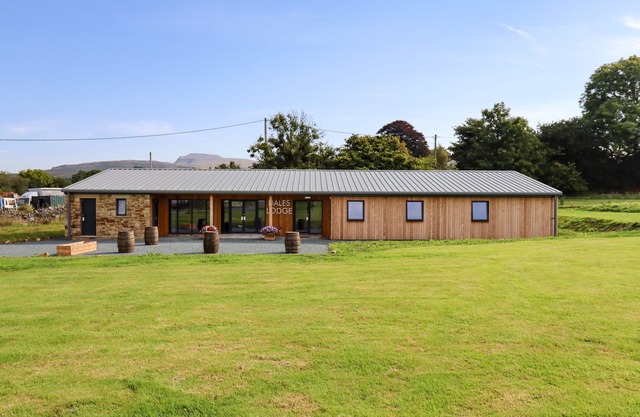 DALE'S LODGE, family friendly, with a garden in Ingleton