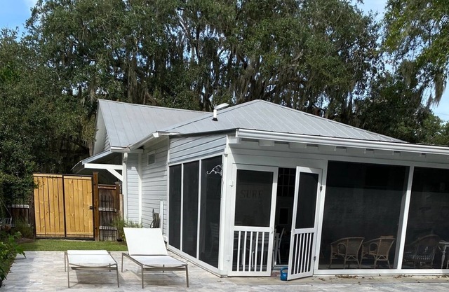 Darling Beach Cottage with Pool! - Great work/Play space!