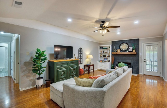 Darling Waxahachie Home w/Yard & Fire Pit!