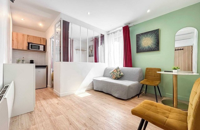 David D Angers 52 - One Bedroom Apartment, Sleeps 4