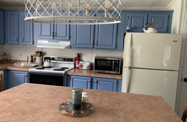 Davis Ranch in beautiful Plainview Arkansas next to Nimrod Lake. Pet Friendly!