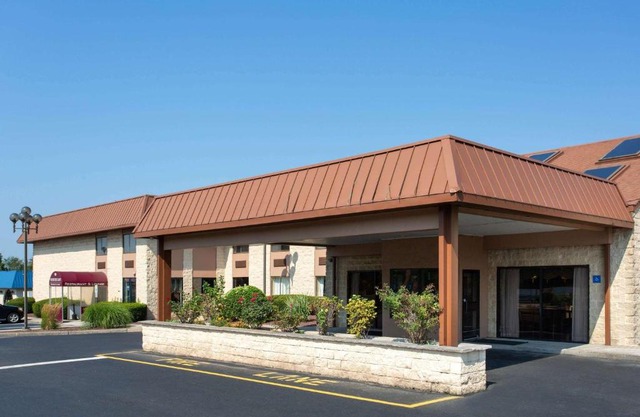 Days Inn by Wyndham Hillsborough