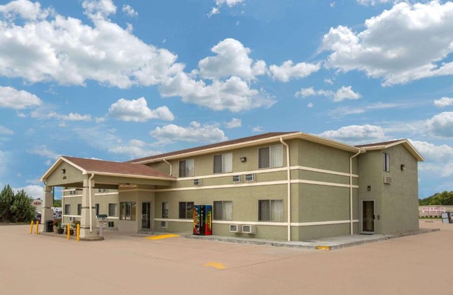 Days Inn by Wyndham North Platte