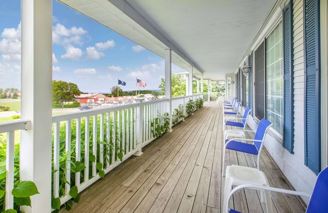 Days Inn by Wyndham Petoskey