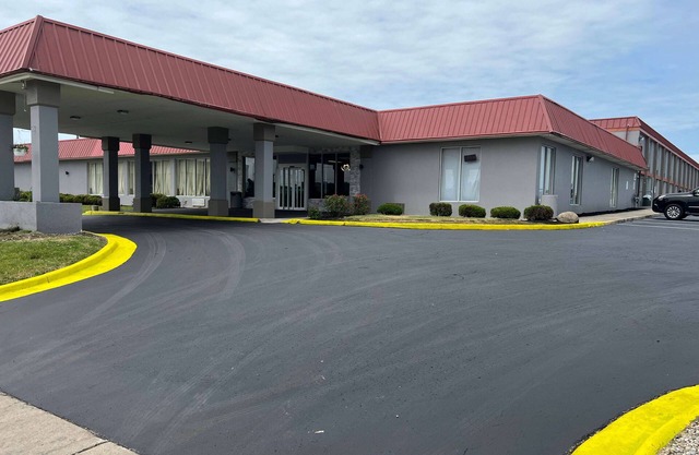 Days Inn & Suites by Wyndham Springfield OH